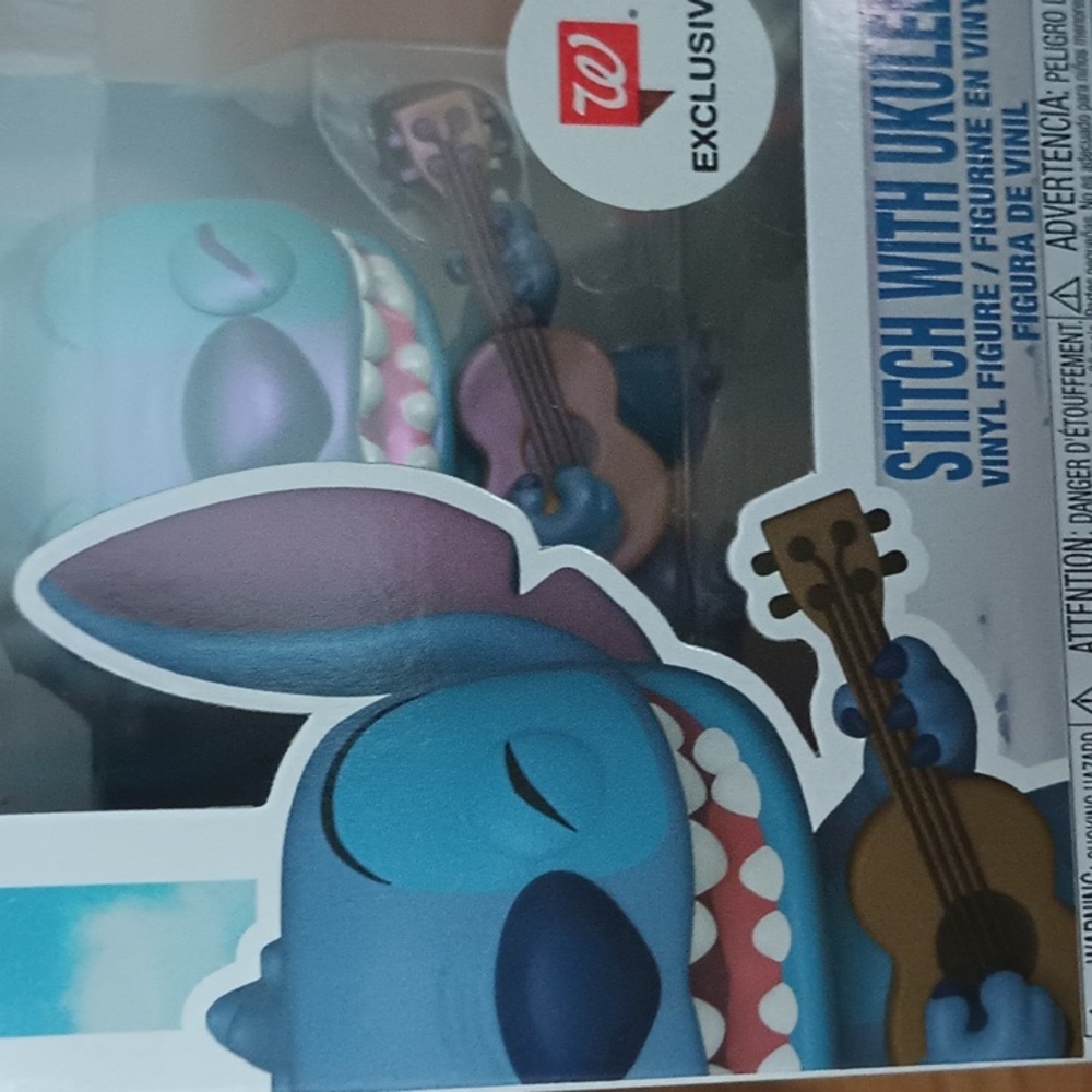Disney Stitch with Ukulele Funko Pop - Picture 5 of 5